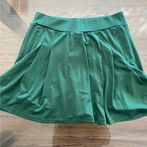 Tuckernuck green tennis skirt - Medium